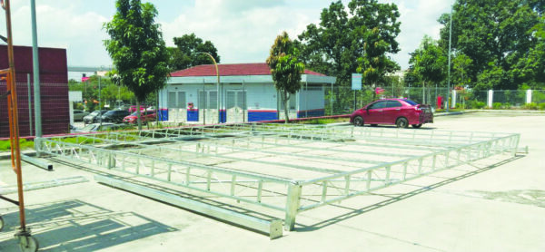 Oneside Canopy cw Sidewall - 25m (W) x 10m (L) x (H) 3m & 5m